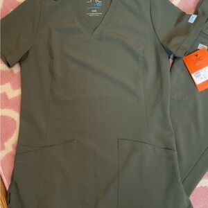 Epic V-Neck Scrub Top and Pants in Olive Green